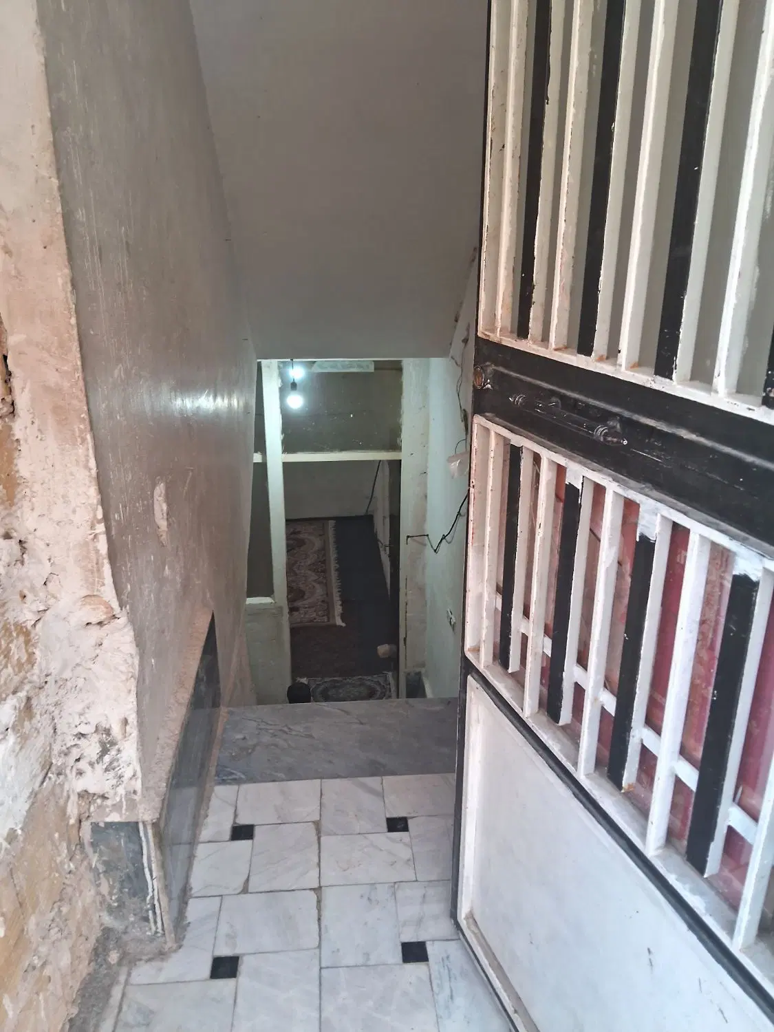 زیرزمین ۹۰متری راه جدا