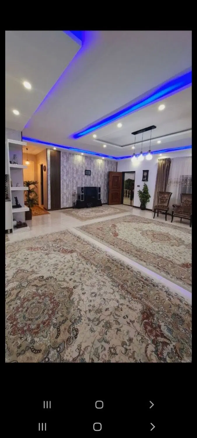 ویلا داخل شهرک  قدمت دار