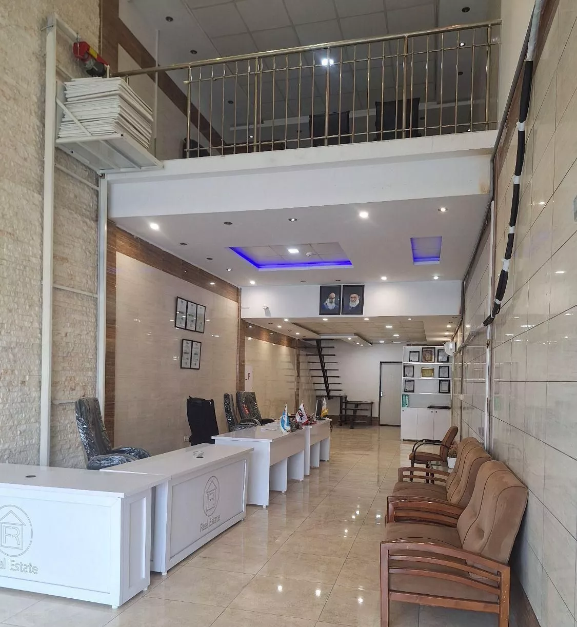 اجاره مغازه ۱۳۰ متری