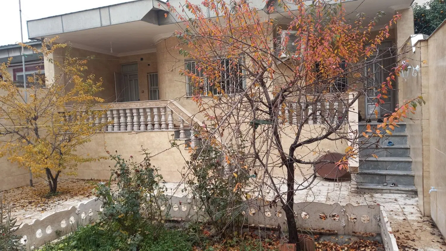 ویلایی خ هنرستان ۲۶۰ متری