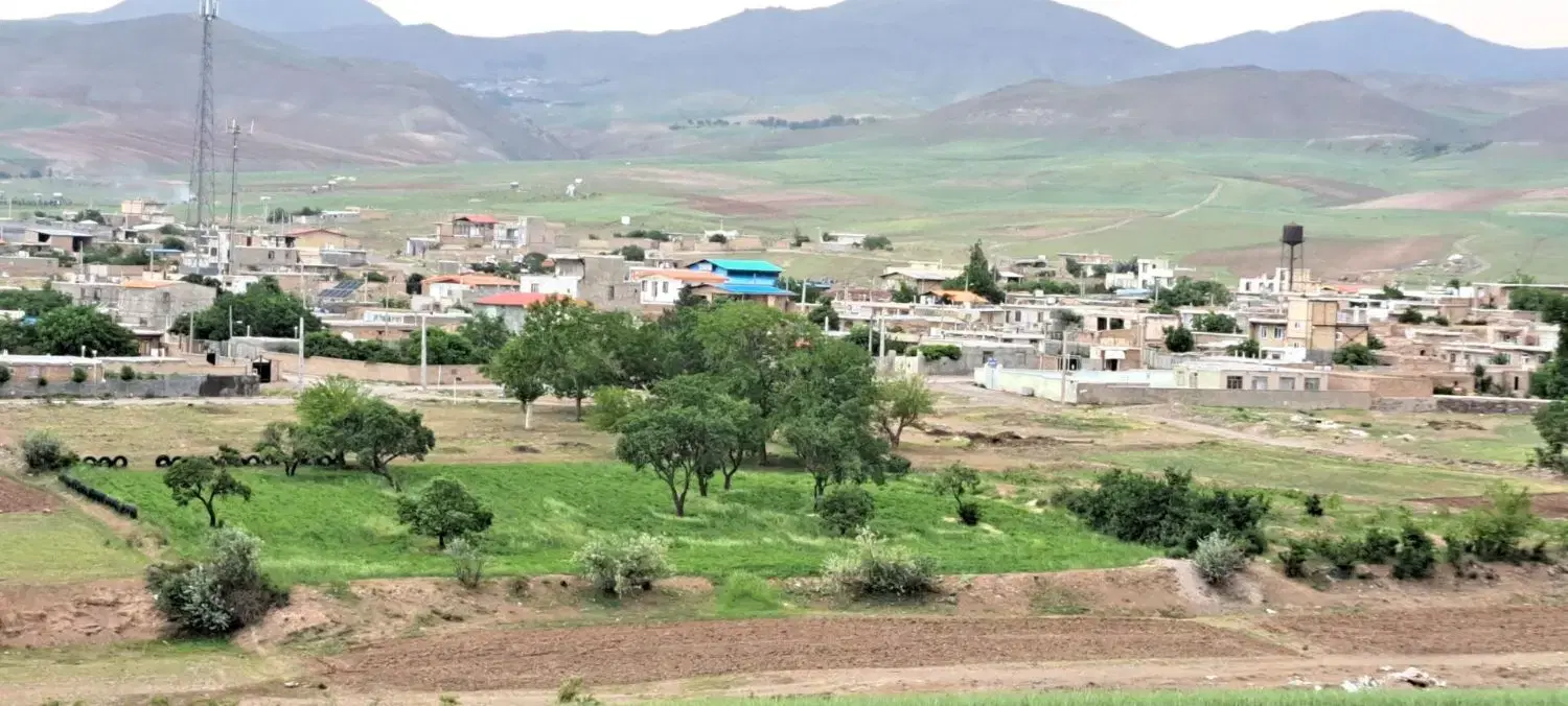 ۲۰۰متر رمین داخل بافت روستای اورس اباد