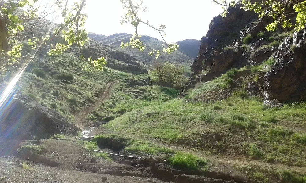 300 متر زمین با کاربری مسکونی در روستای هندس