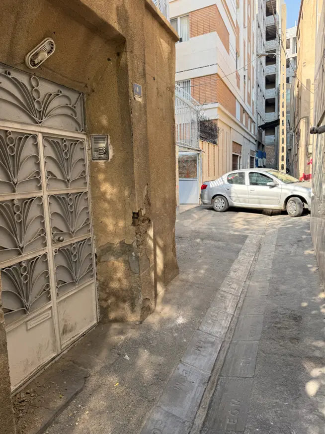 خانه دربستی صفای شرقی زاهدگیلانی