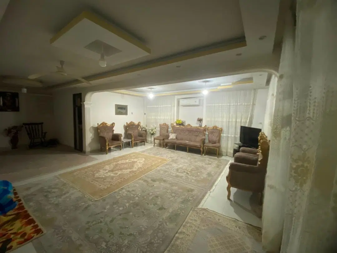 خانه مسکونی همراه باغ کیوی