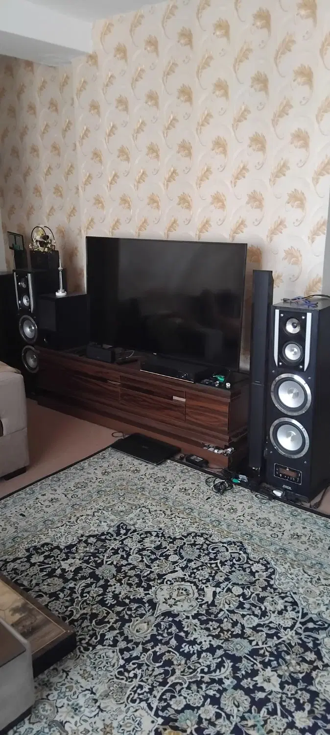 هم خانه خانم . خودم خانم هستم