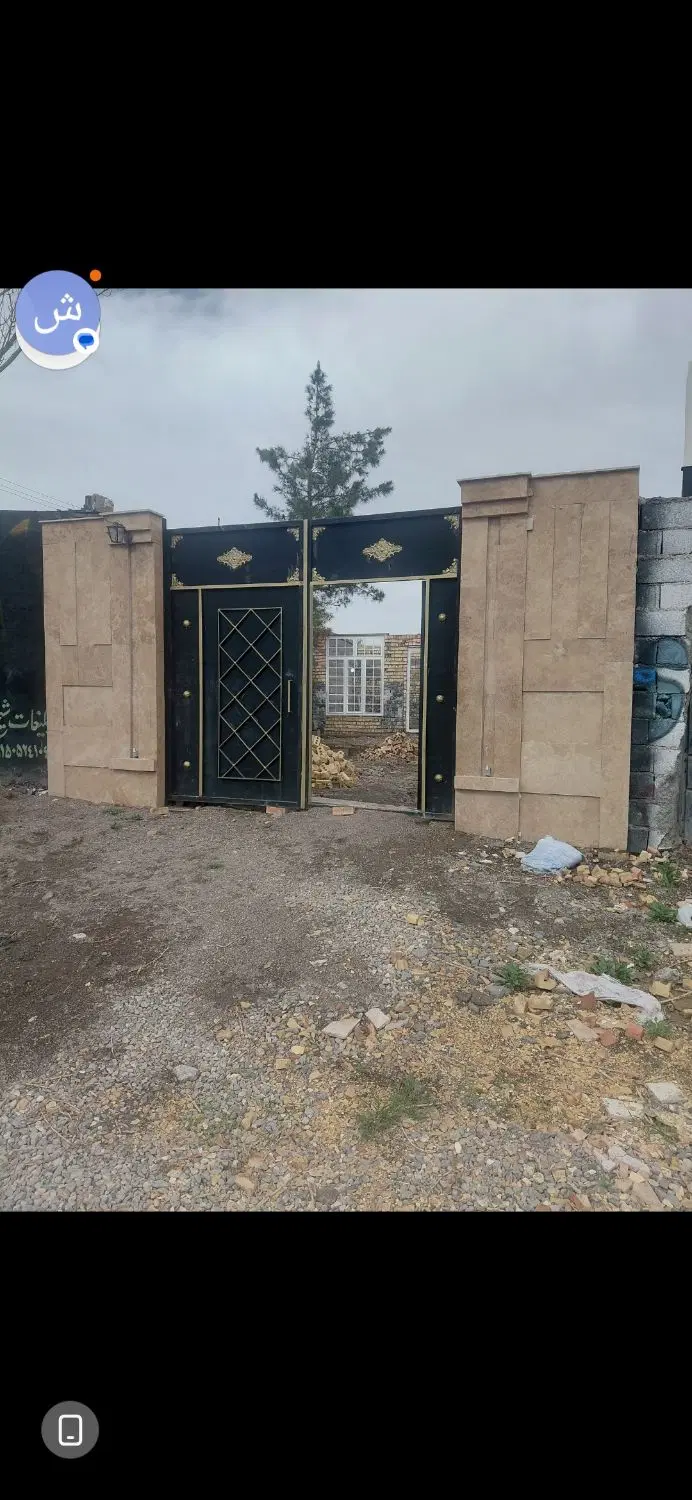 زمین ۱۳۵ متر دور دیوار بوستان