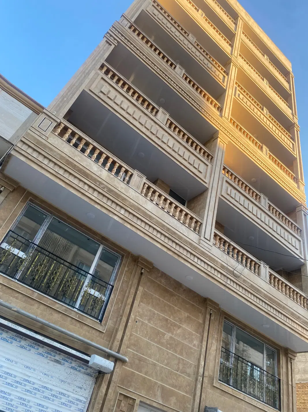 آپارتمان صد متر