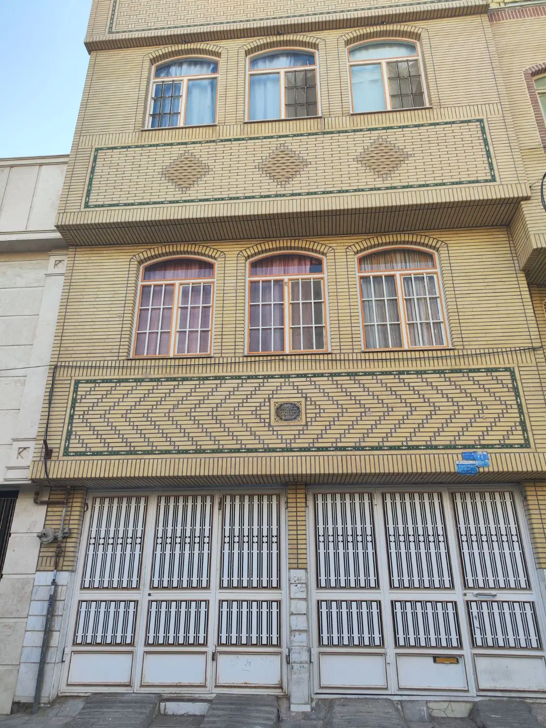 اجاره واحد مسکونی ۱۰۰ متر حیات دار