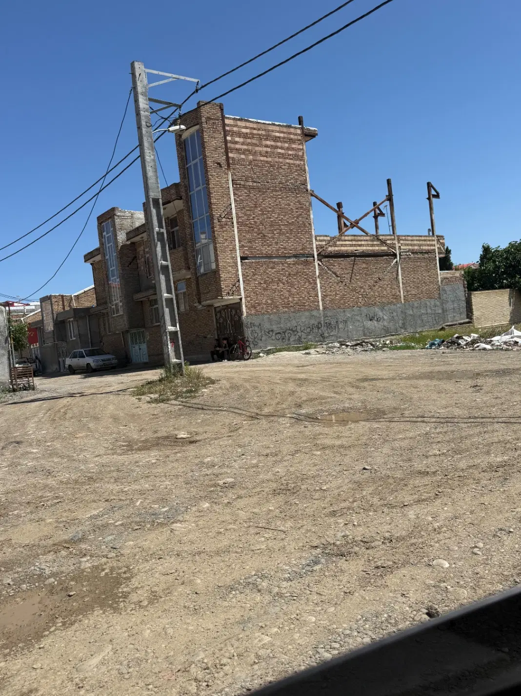 100متر زمین مسکونی کوچه ۴ ایثارگران طرف دانه روغنی