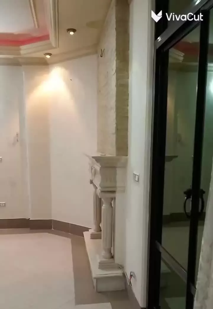 واحد ۹۲ متری سالاریه