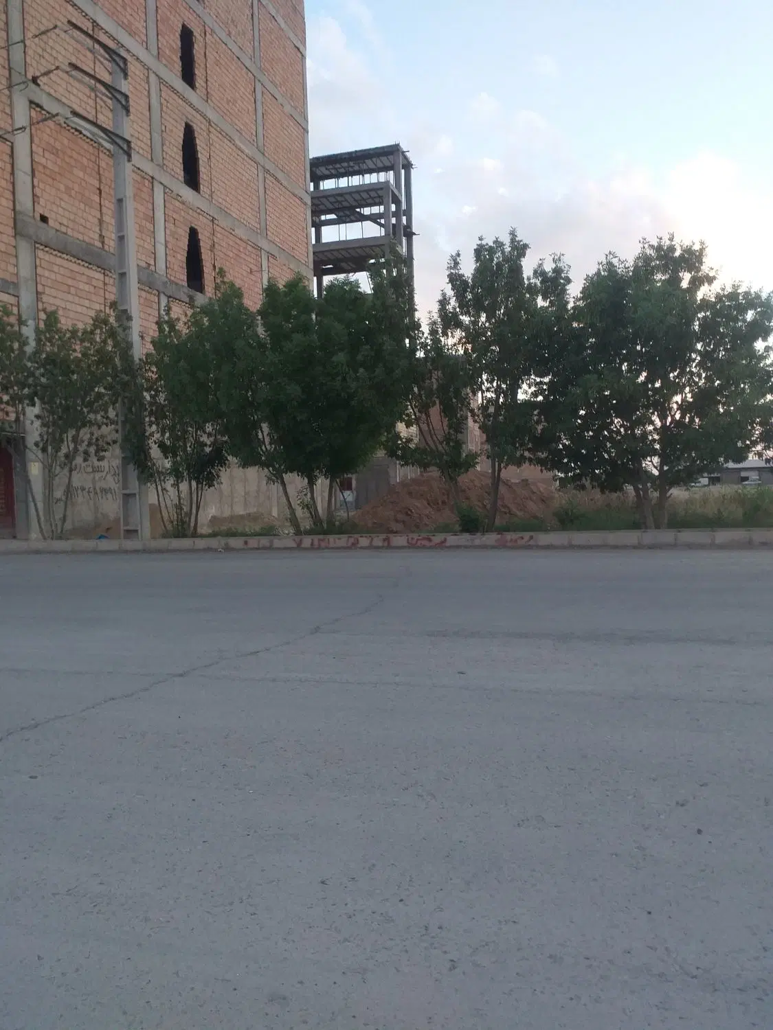 زمین درصالحیه