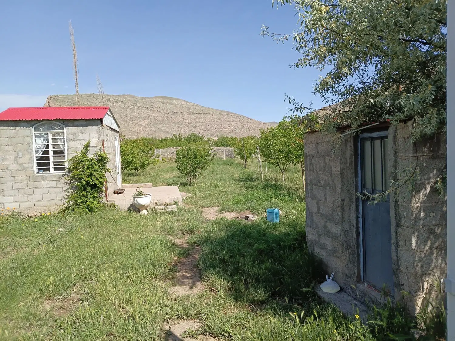 خانه باغ در هندوار  سند شش دانگ. ب متراژ ۱۵۵۶ متر.
