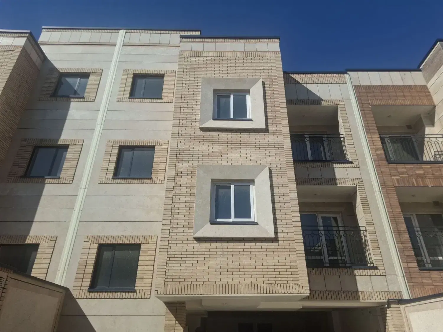 دو طبقه مشاعی غدیر
