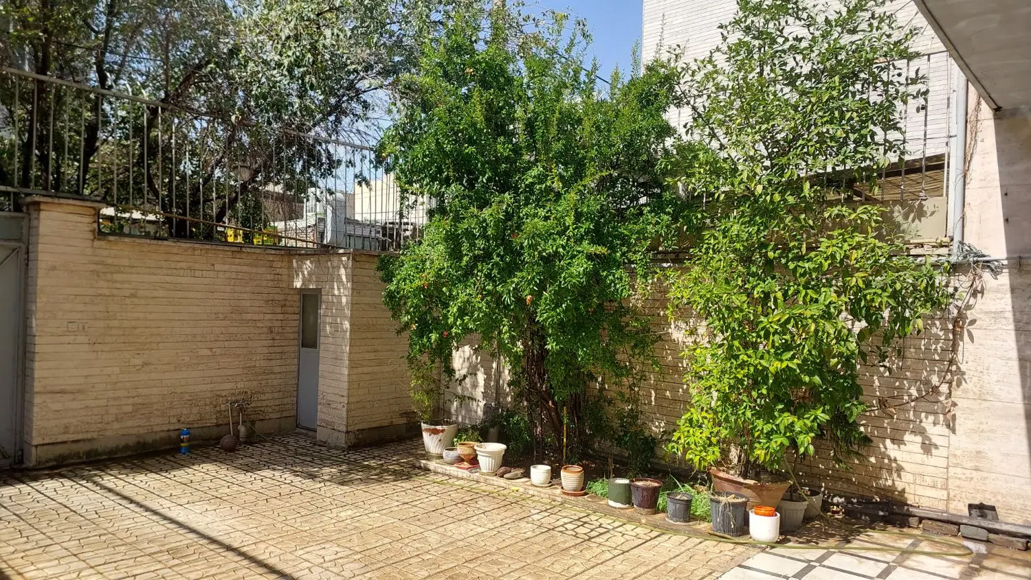خانه حیاط دار در پیروزی