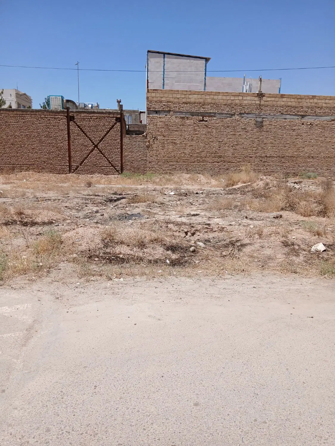 زمین مسکونی