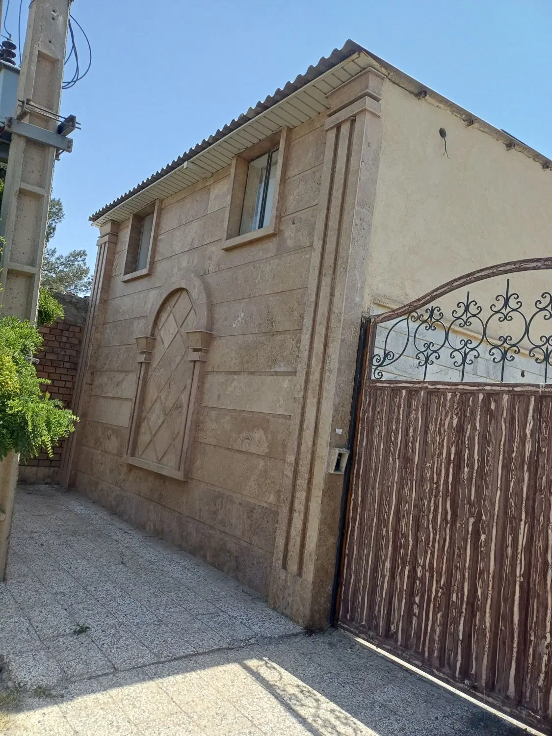 سالن کارگاهی ودفتر