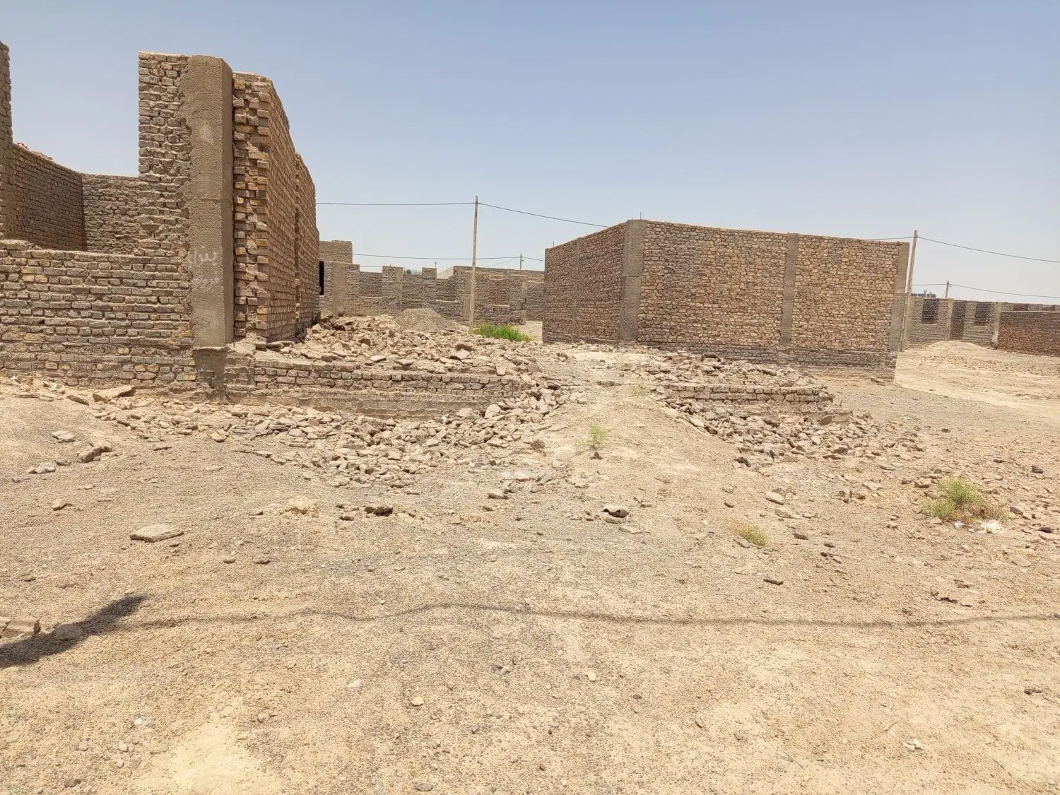 واحد نیمه کاره با سند شش دانگ تک برگ