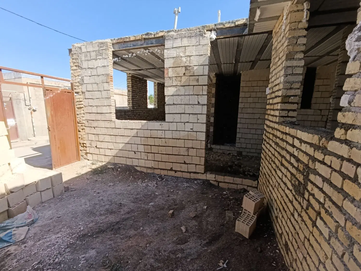 ساختمان ویلایی تازه ساخت