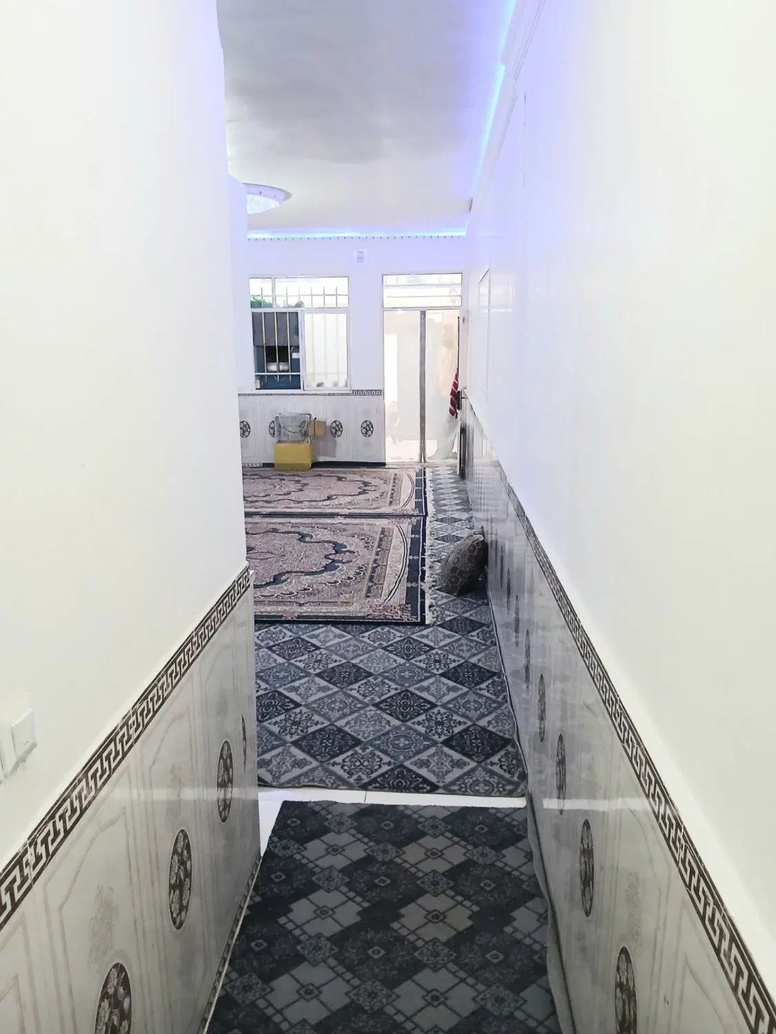 خانه  نوساز ملکیت حیاط دار