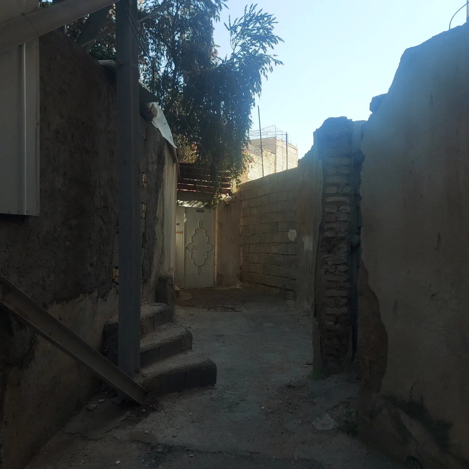 منزل کلنگی در قصرالدشت