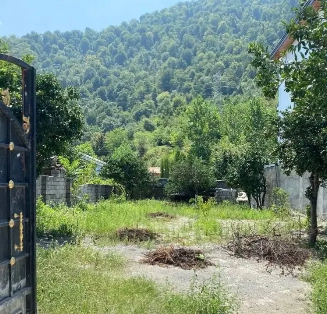 زمین ۳۵۰ متری
