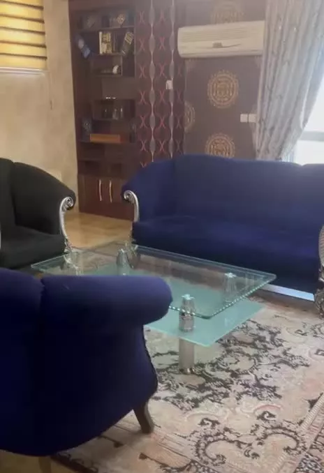 اجاره واحد ۱۳۰ متری