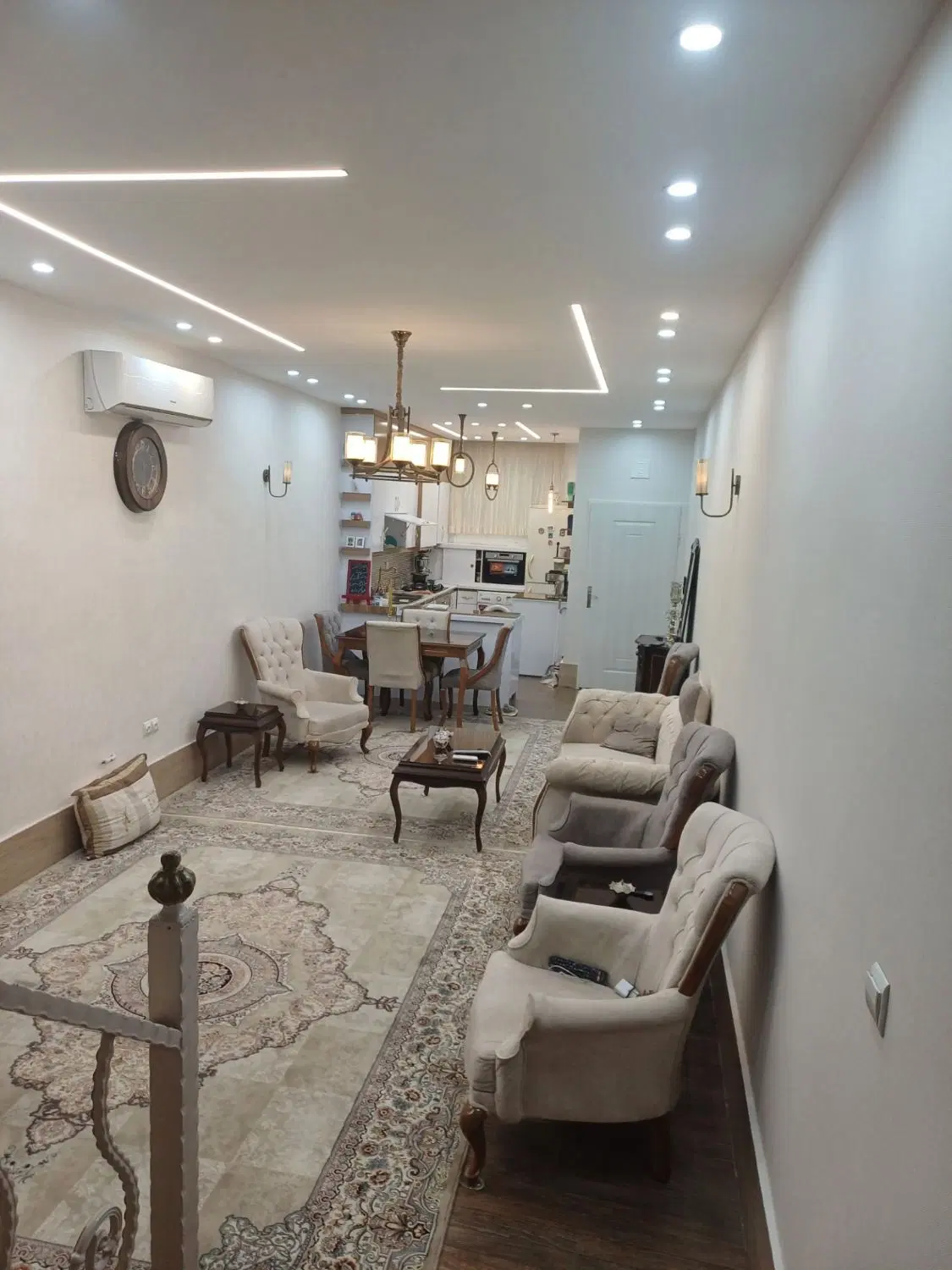 ۲طبقه در یاس فروشی