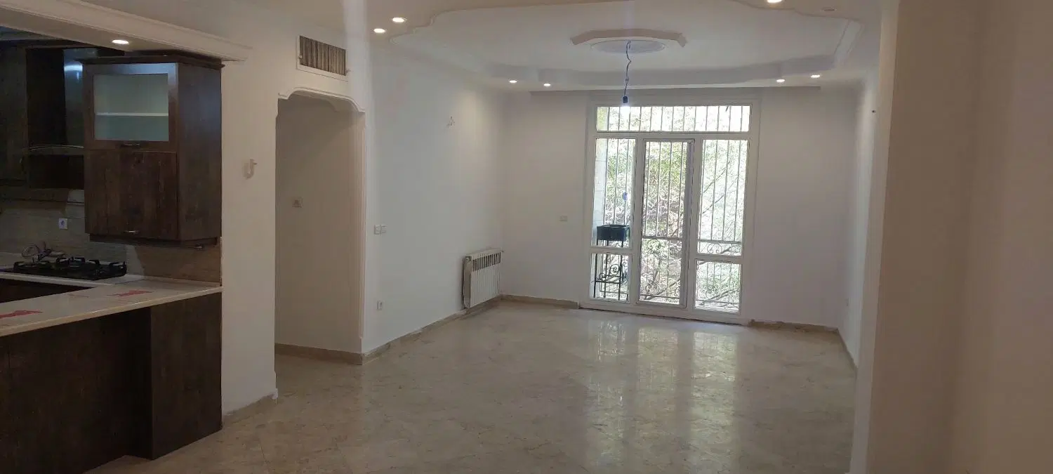 ۹۶ متر طبقه اول دوخواب پارکینگ آسانسور انباری