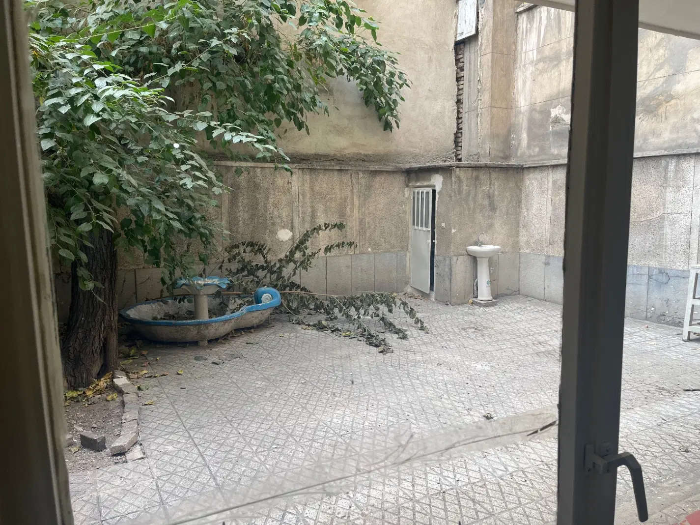 آپارتمان ۱۰۰ متری ۲ خواب