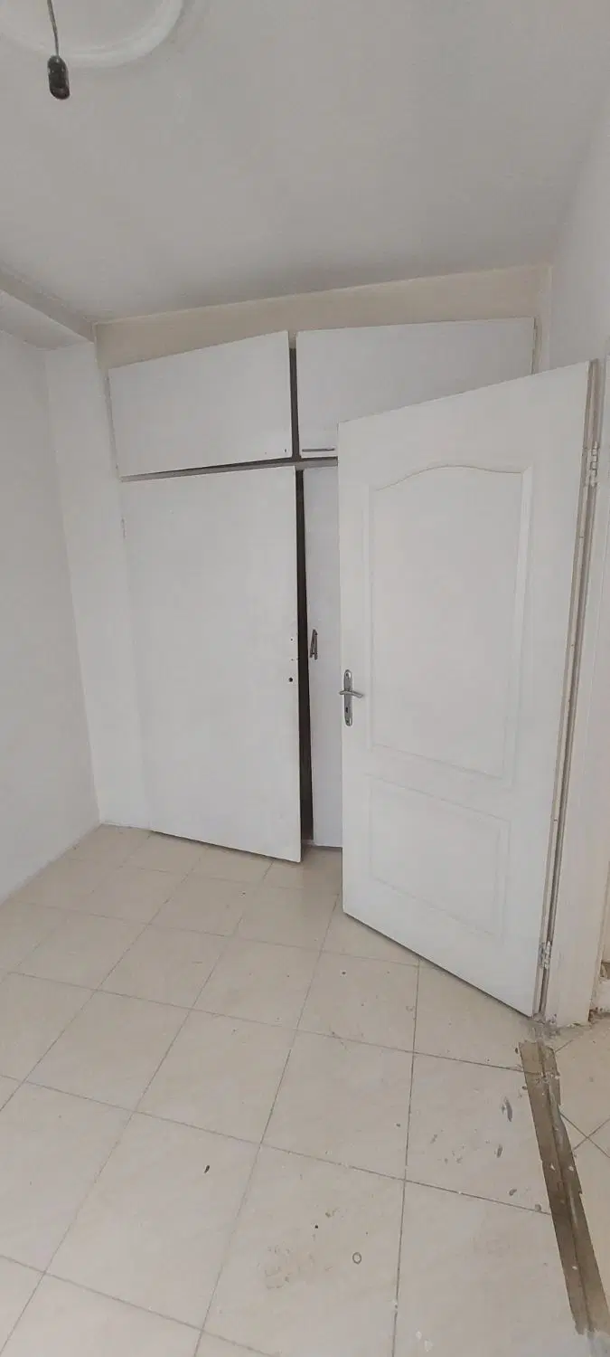 ۴۸ متر تخلیه با آسانسور ، انباری و جا پارک موتور