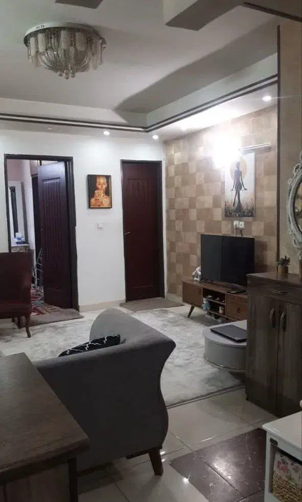 ۶۰ متری لادن