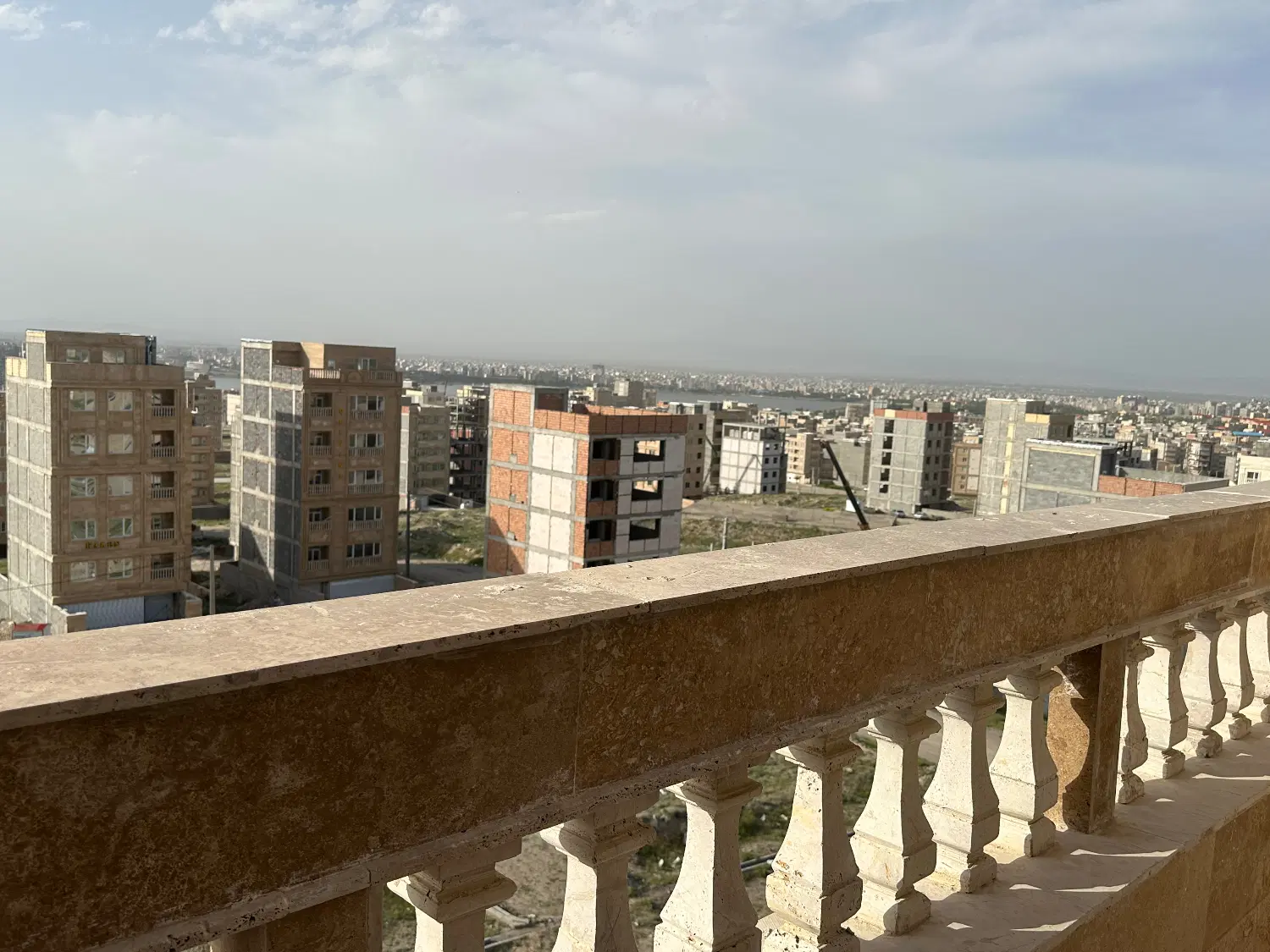 واحد۱۳۷متری با بهارخواب شهرک کوثر