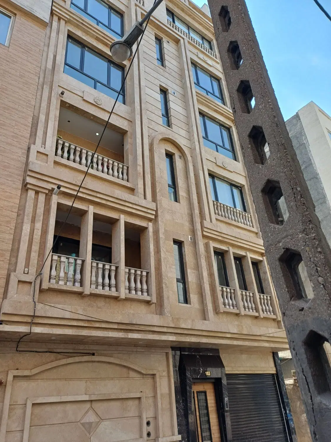 آپارتمان صفرسنددارتک واحد180متر3خوابه2مستر250مساخت