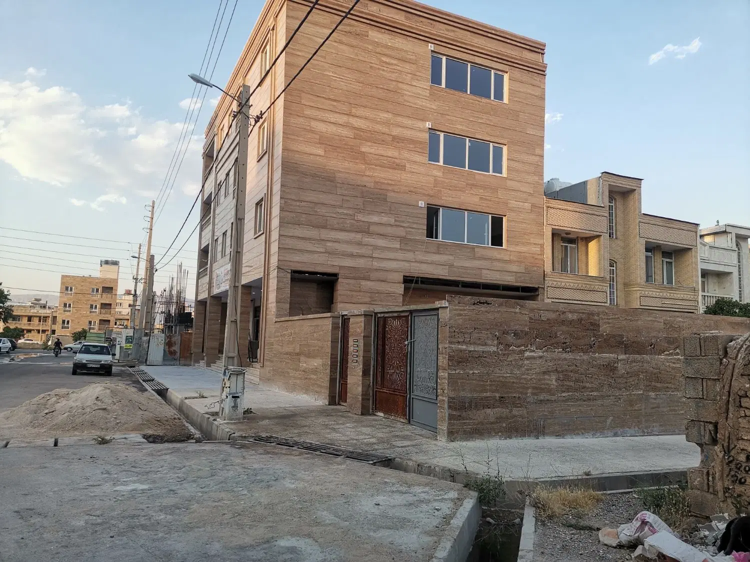 اپارتمان میانرود