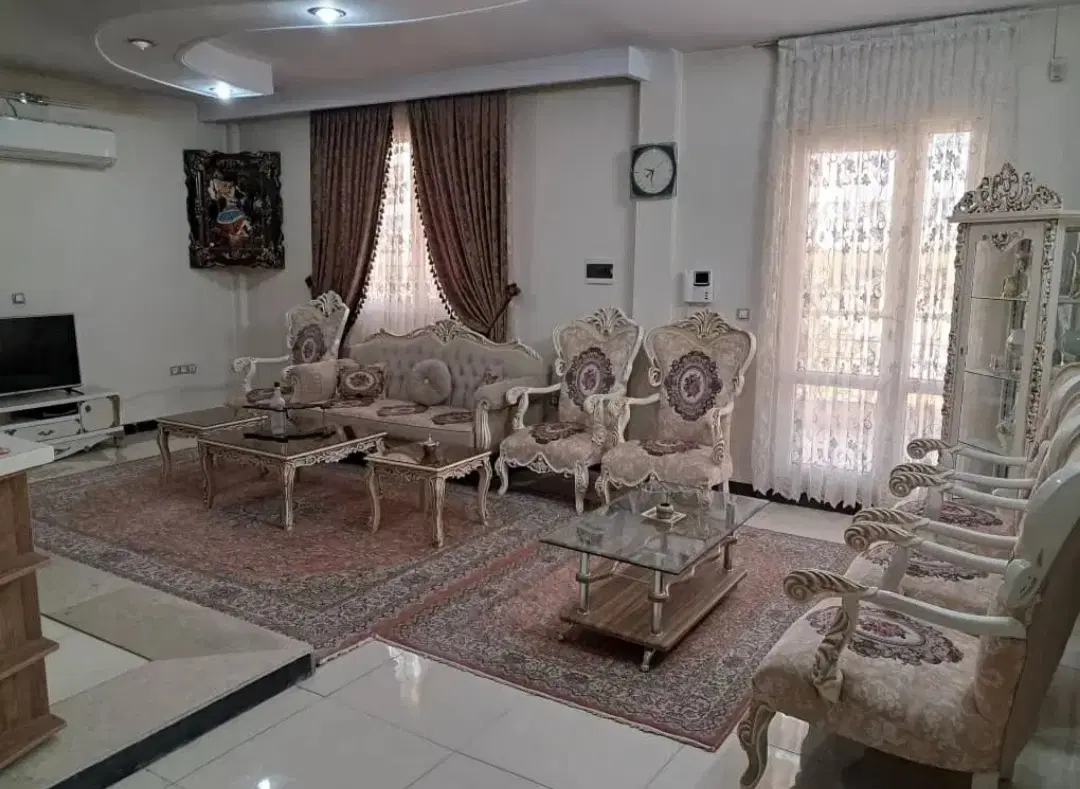 ۵۳ متر کلا ۵ میلیارد _ پارکینگ اختصاصی ( ۱۰ غربی )