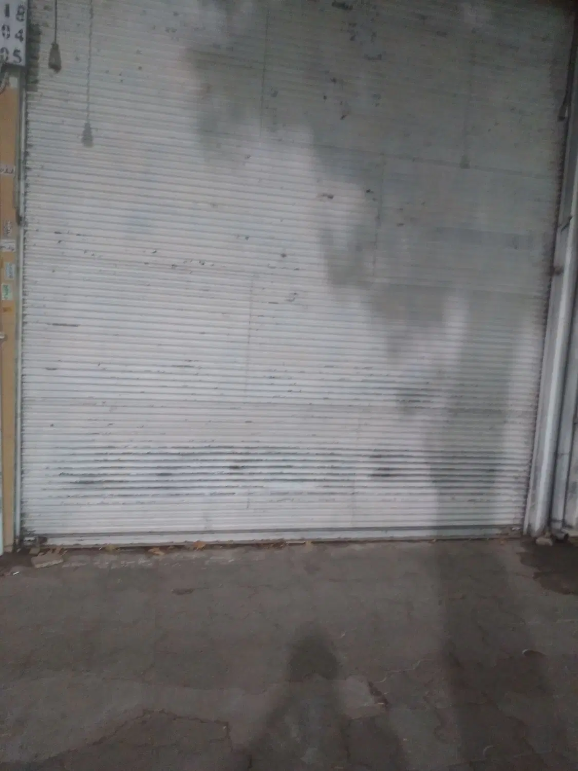 یک باب مغازه تجاری