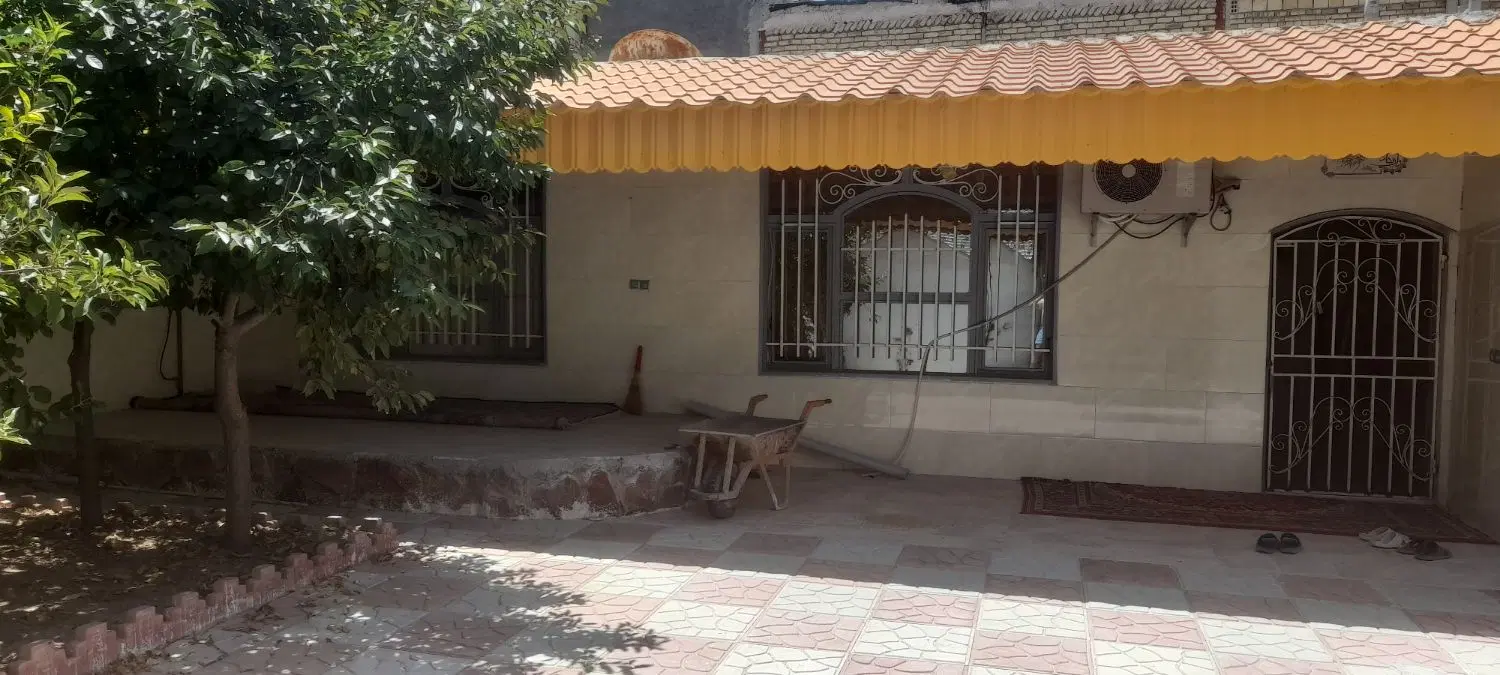 منزل ویلایی ۲۳۰ متر زمین ۱۰۰ متر بنا