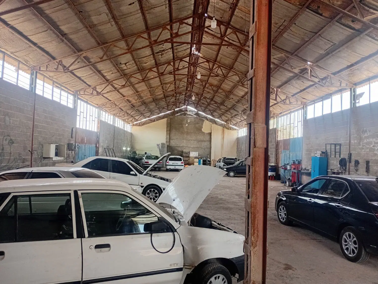 اجاره کارگاه 600 متری جهت مکانیکی زیربندی صافکاری