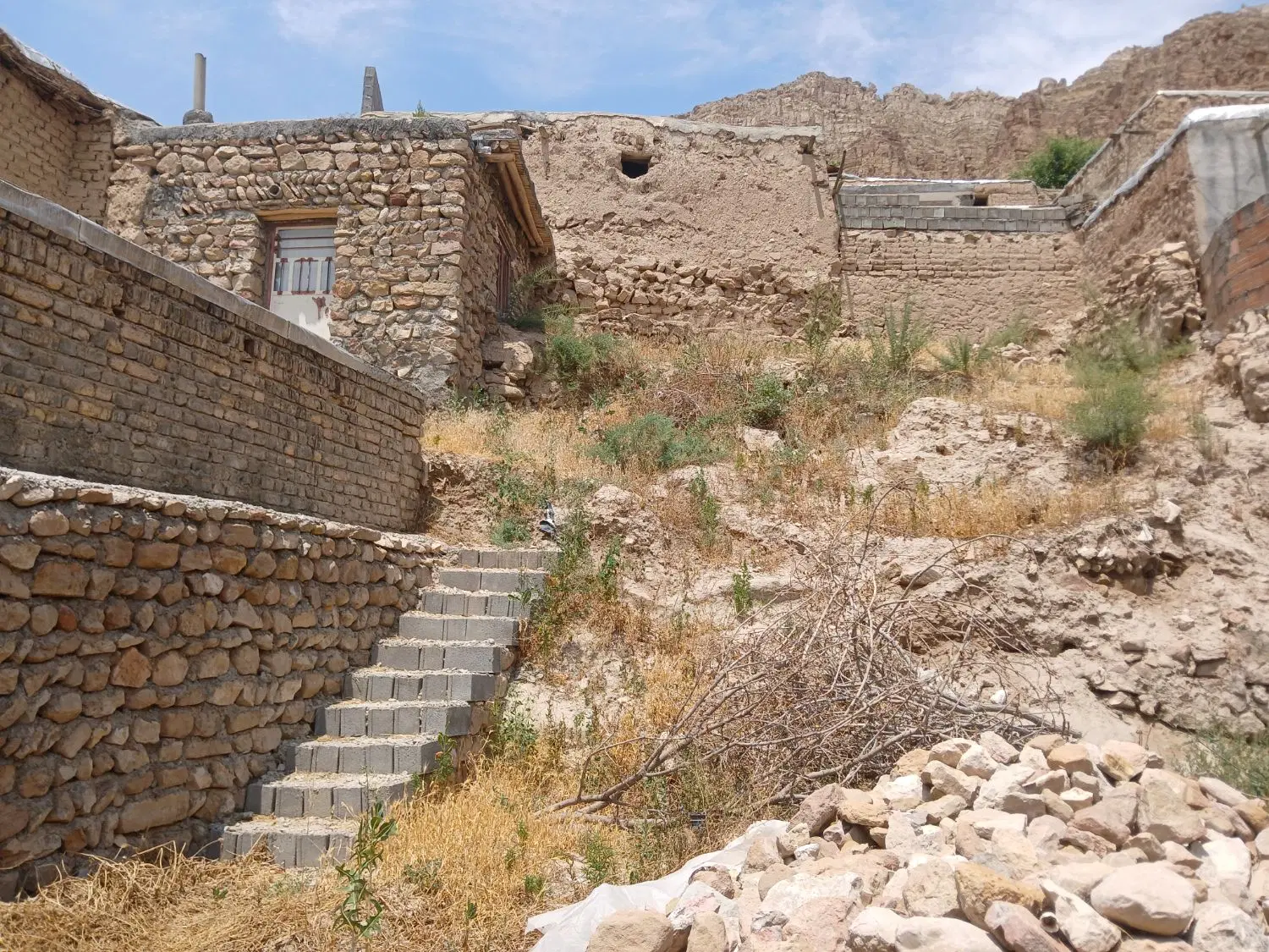 خانه در روستای گلیان