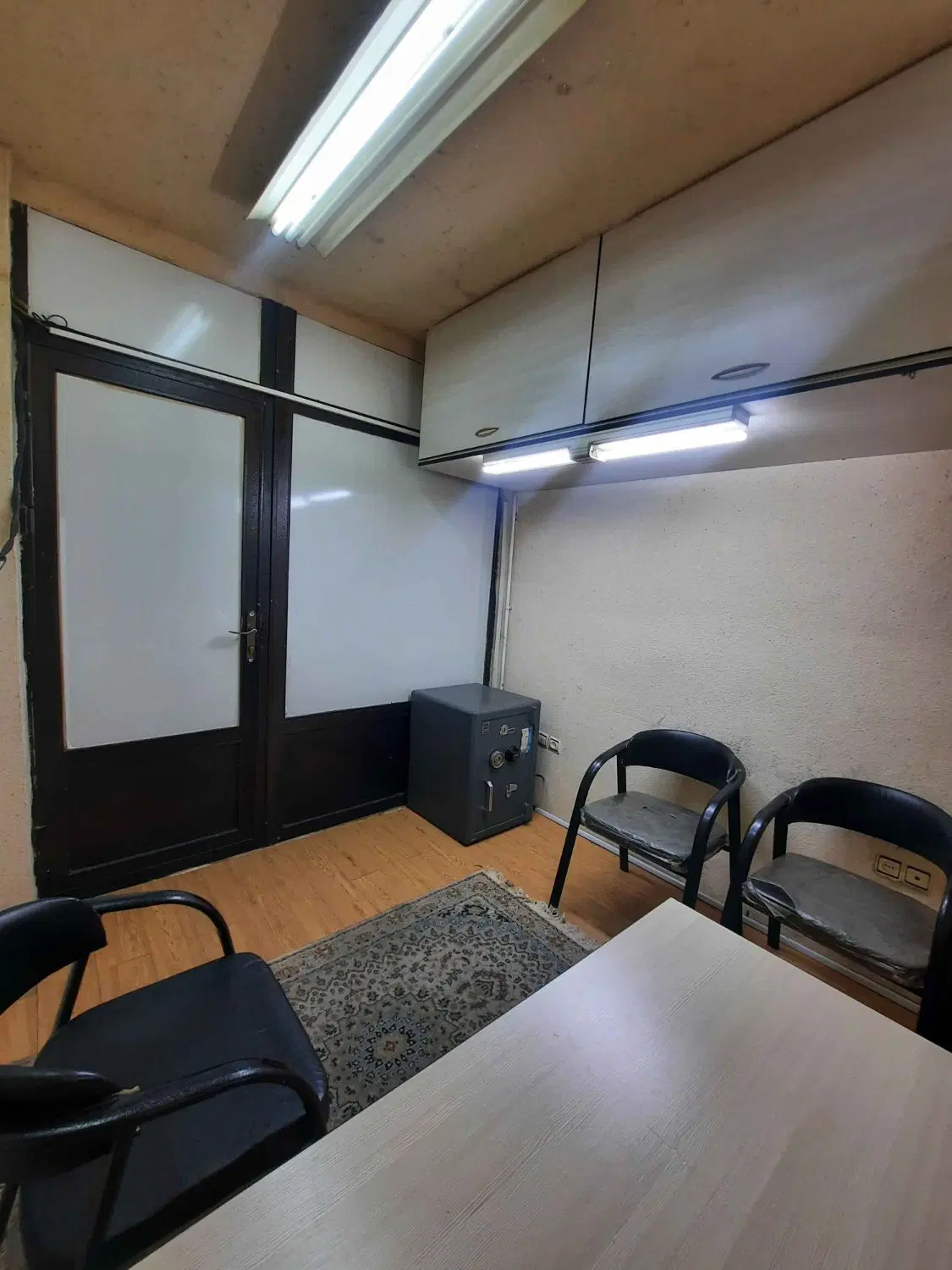 دفتر کاری خیابان منوچهری