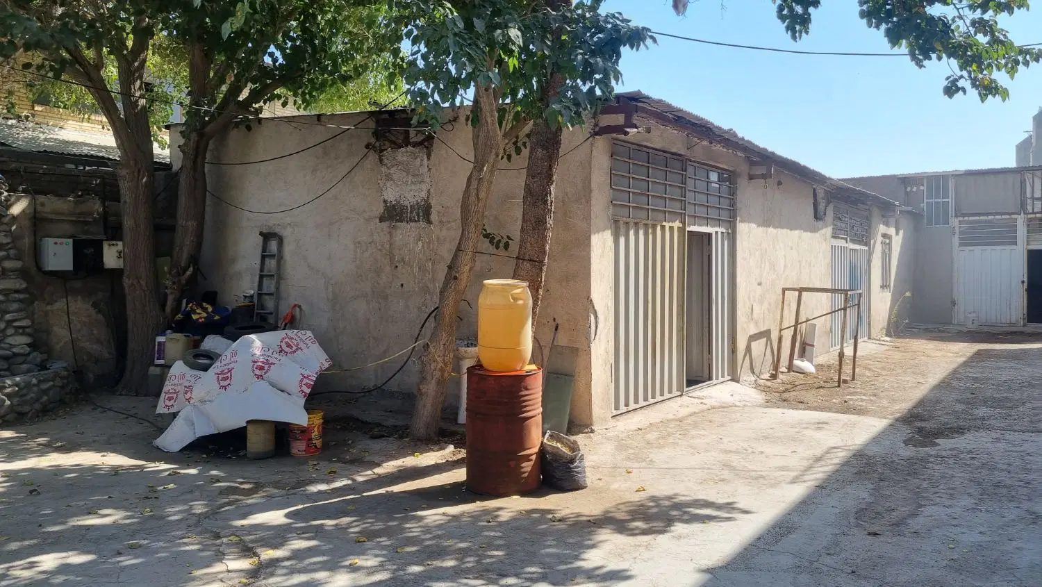 سالن ۷۵ متری در شهرک صنعتی قلعه‌میر