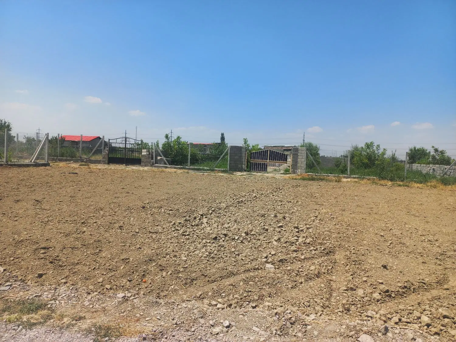 ۵۰۰مترخانه باغ موقعیت خوب خودروستای سعیدلو