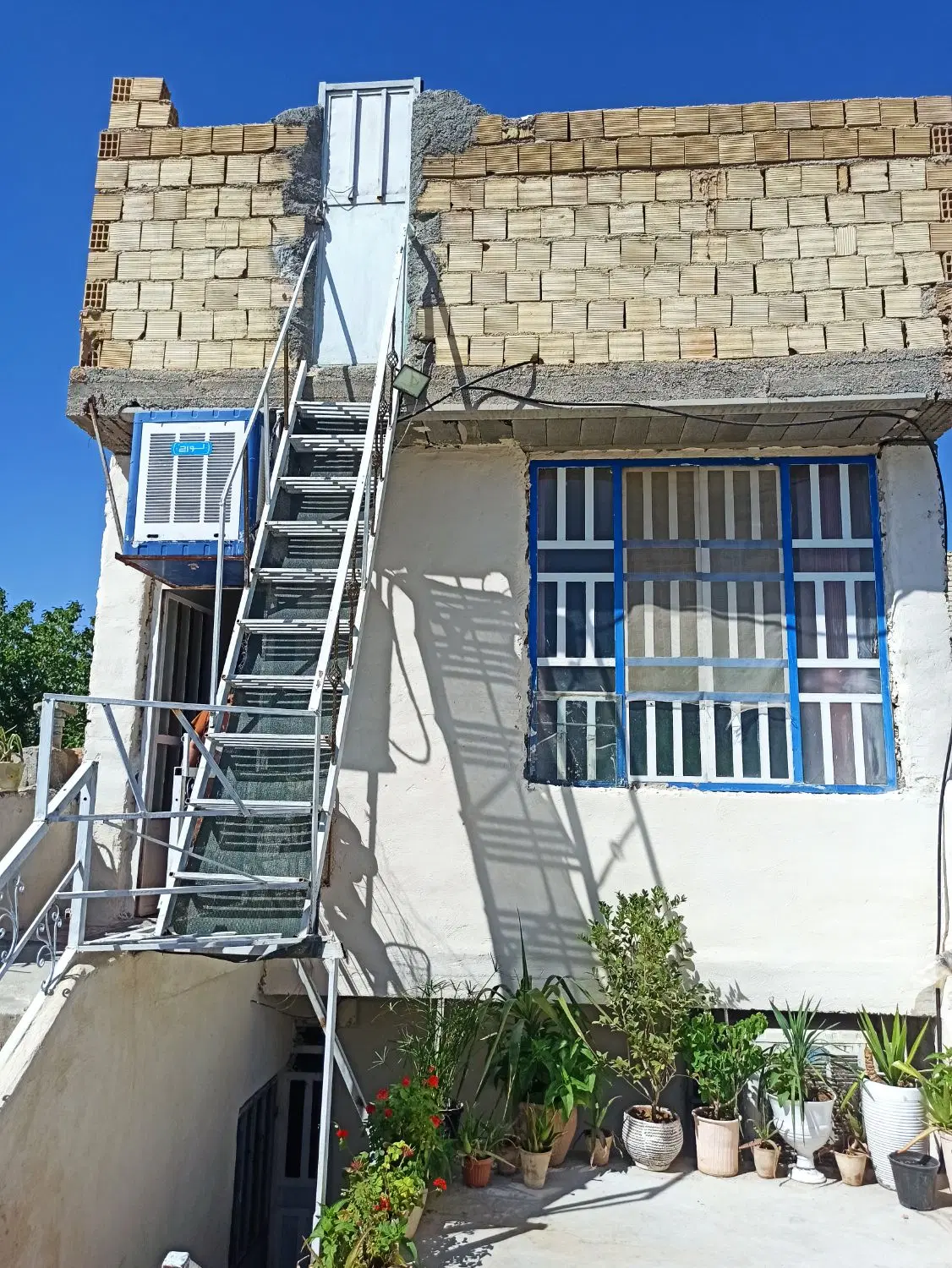 خانه دو طبقه فیروزی مرودشت
