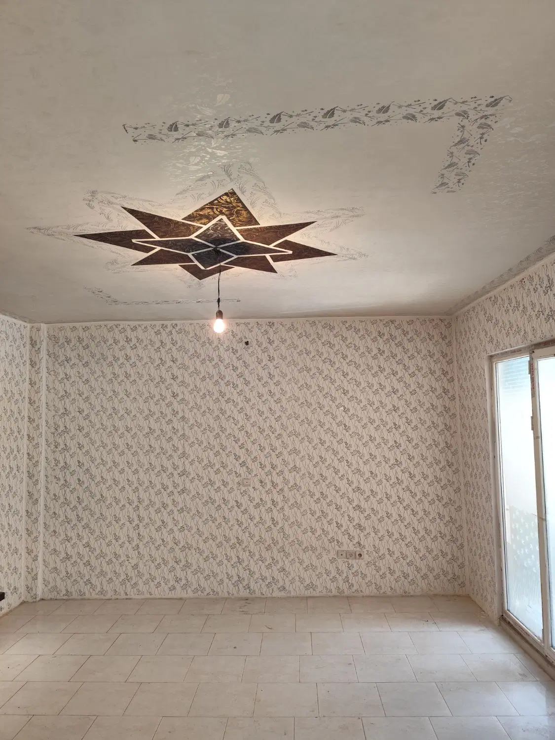 آپارتمان مهرگان گل سرخ