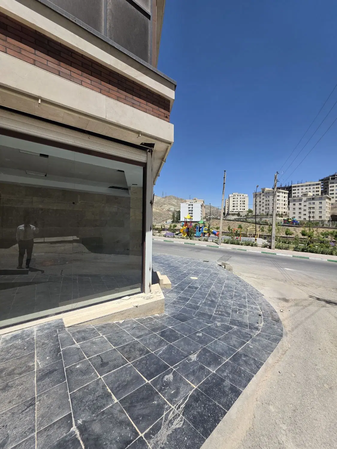 ۲۴ متر تجاری خاص در مجتمع تجاری کوهسار_فاز۱ محله۴