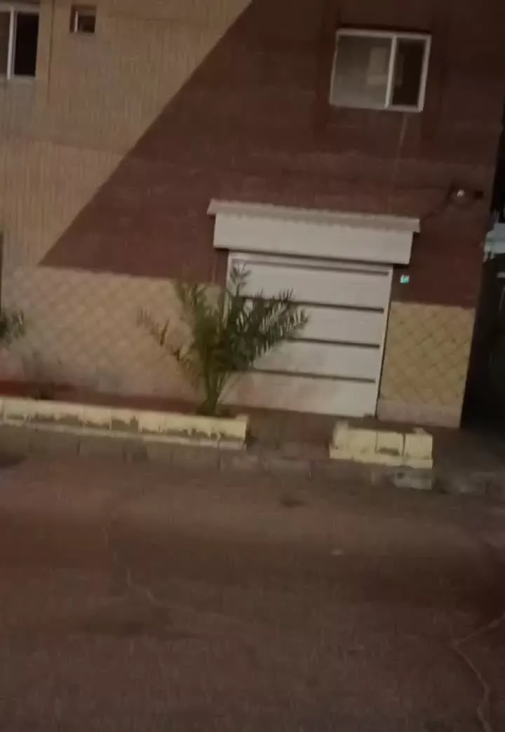 مغازه تجاری نبش فردوسی ۱