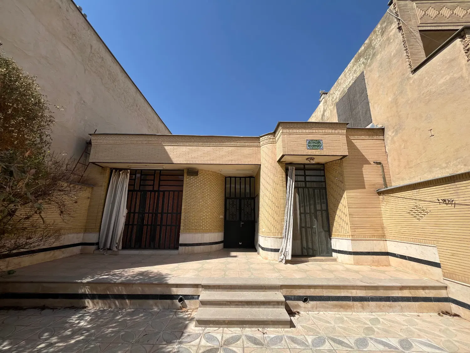فروش منزل مسکونی یک طبقه