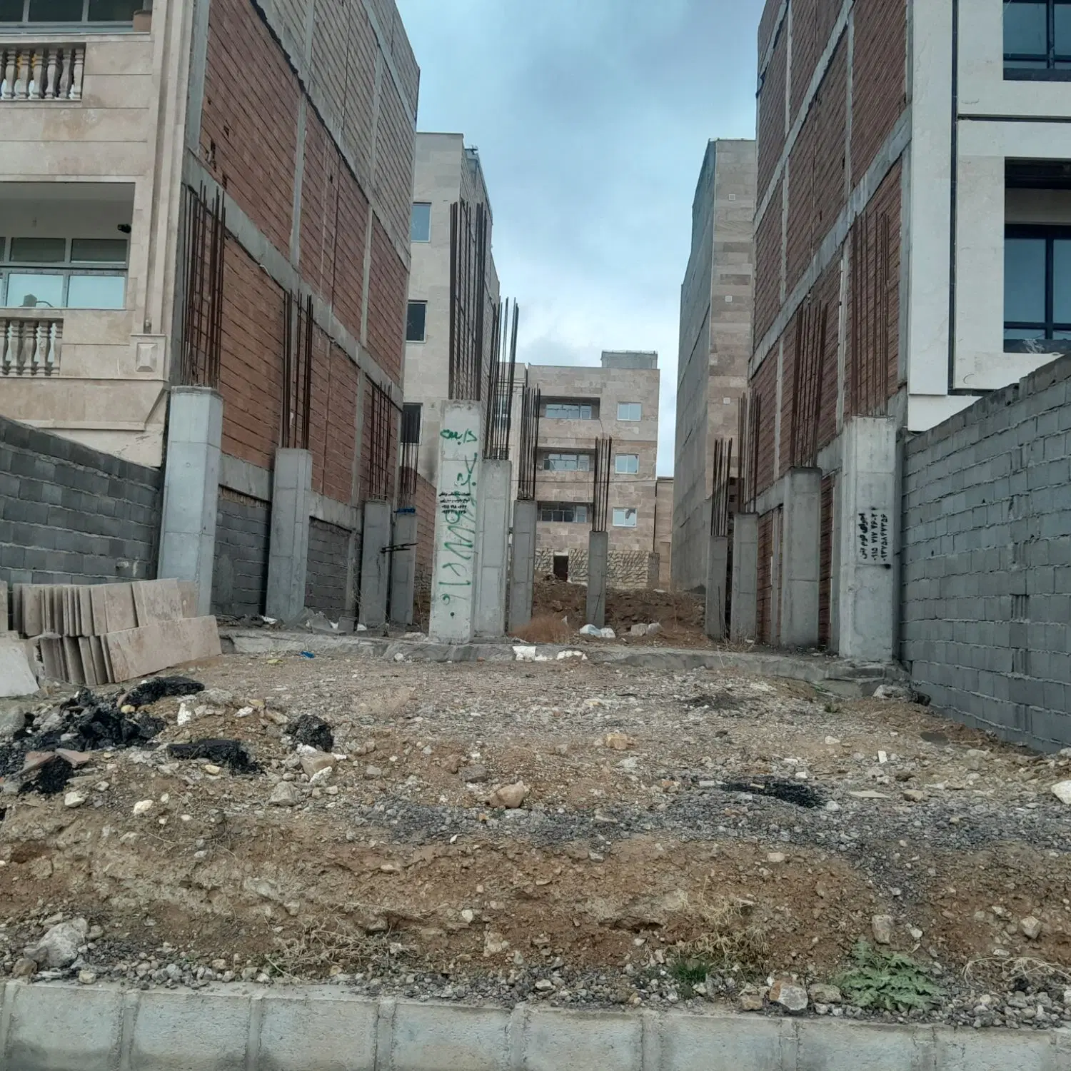 مسکن ملی ستون زدم دوتومن وام داره
