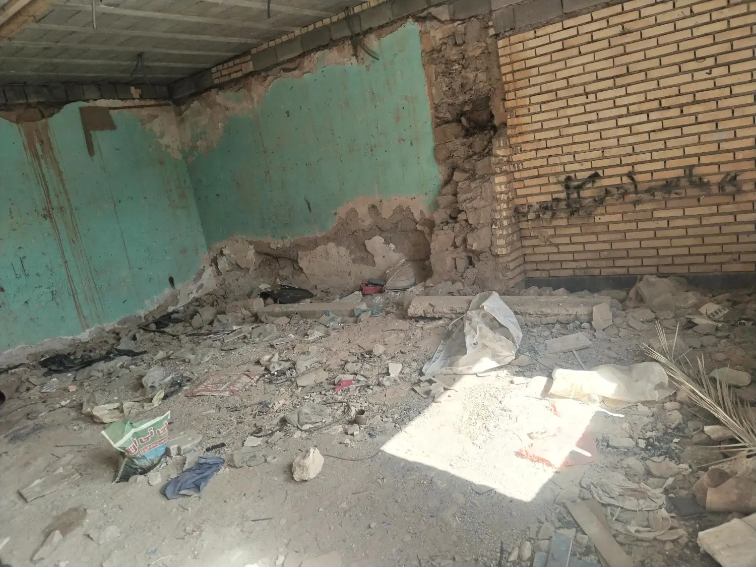فروش فوری منزل 130 متری نیمه کاره
