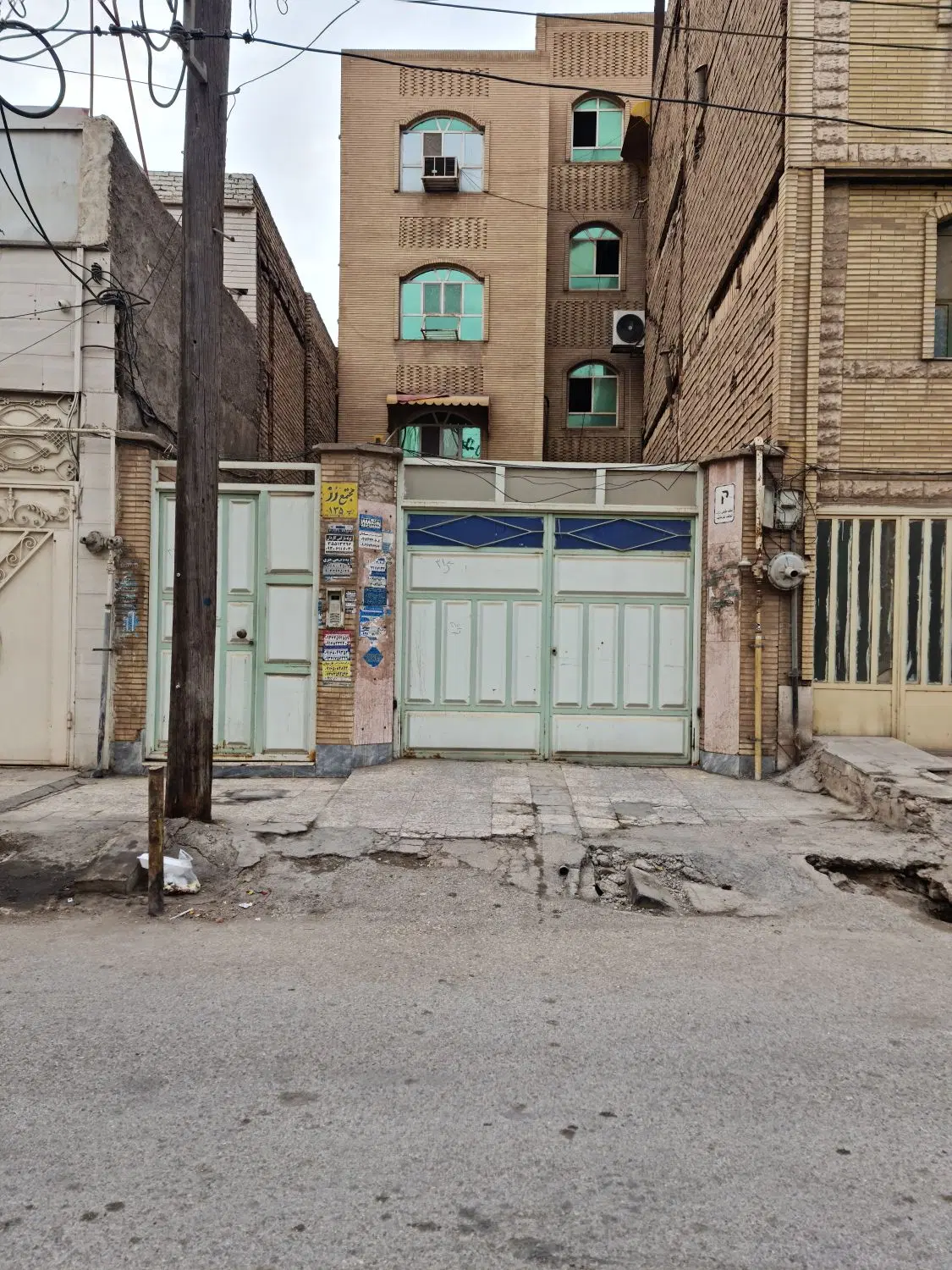 آپارتمان ۱۱۰ متری دو خواب ( مرکز شهر )